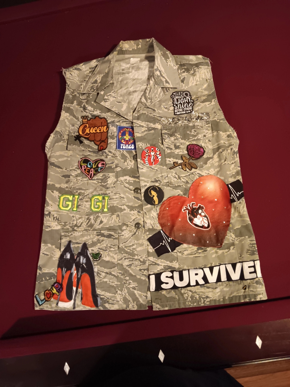 Decorated Camo Sleeveless Button-Up Shirt - Green Camouflage